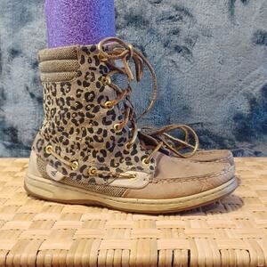 Sperry Lace Up Boat Shoes Rounded Toe 6.5M  Leather Upper Chettah Studded